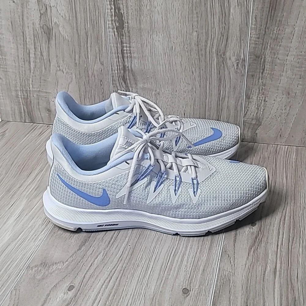 Nike Quest Womens Running Shoes Size 7 Platinum Grey Light Blue AA7412-008 - Picture 1 of 9